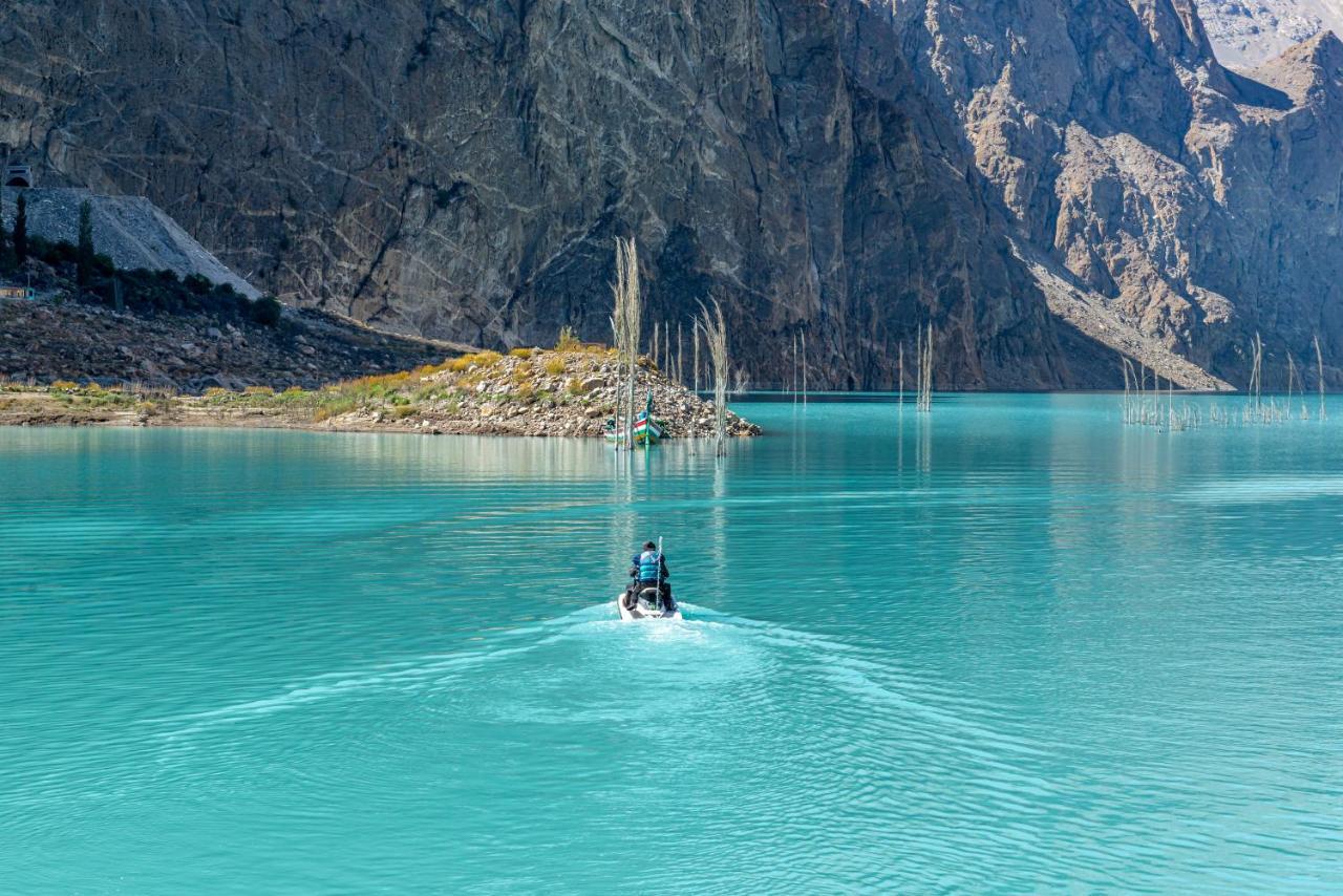 Luxus Hunza Attabad Lake Resort Karimabad  Bagian luar foto