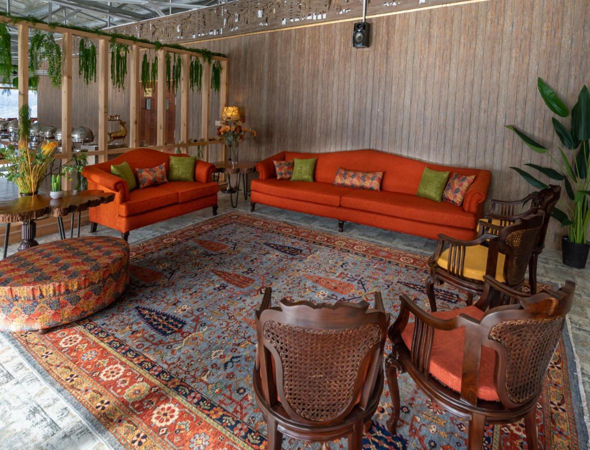 Luxus Hunza Attabad Lake Resort Karimabad  Bagian luar foto