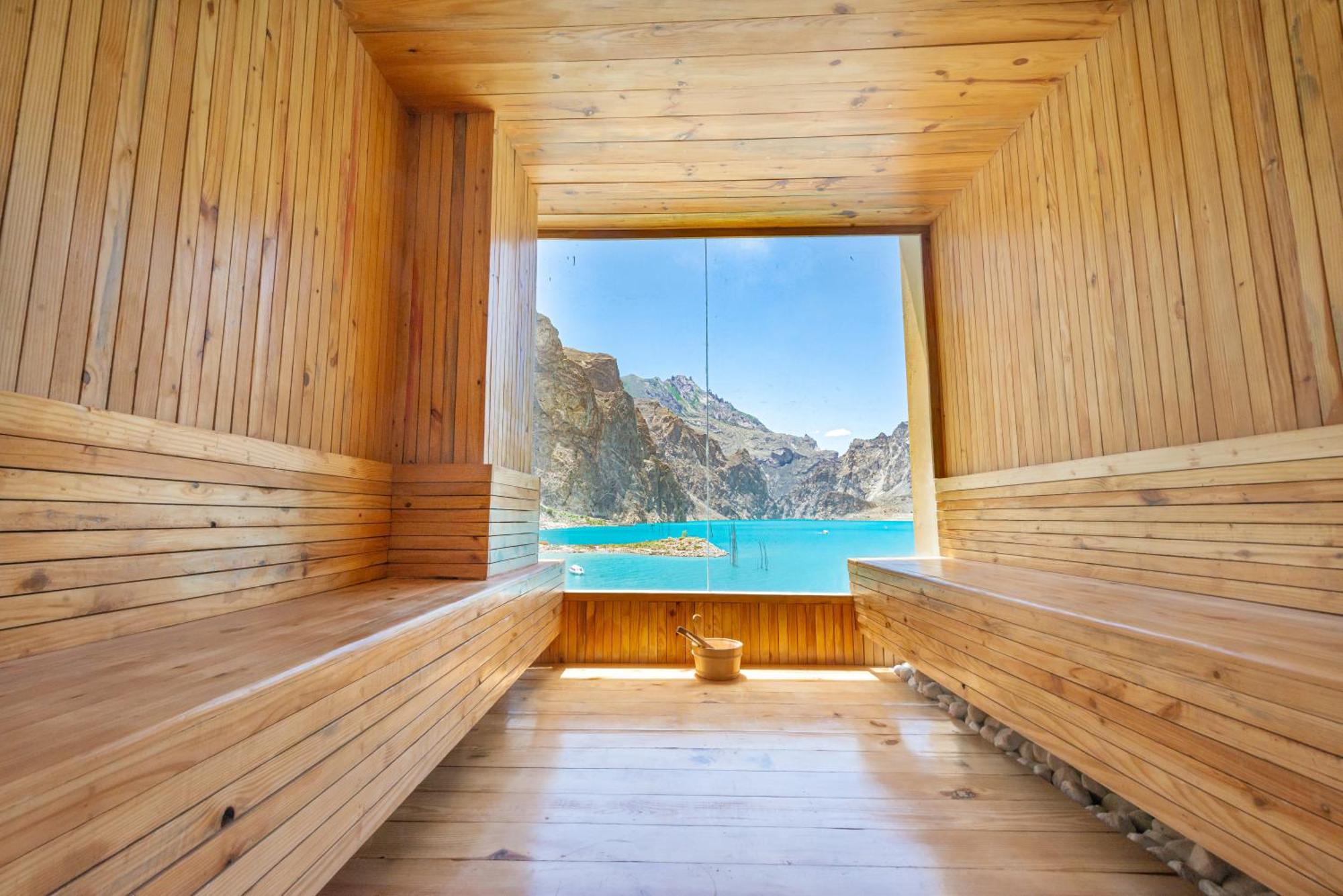 Luxus Hunza Attabad Lake Resort Karimabad  Bagian luar foto